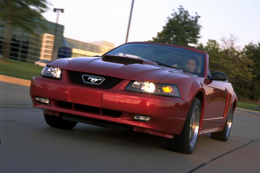  Ford Mustang GT Convertible 1999 года  (фото 55 из 74)